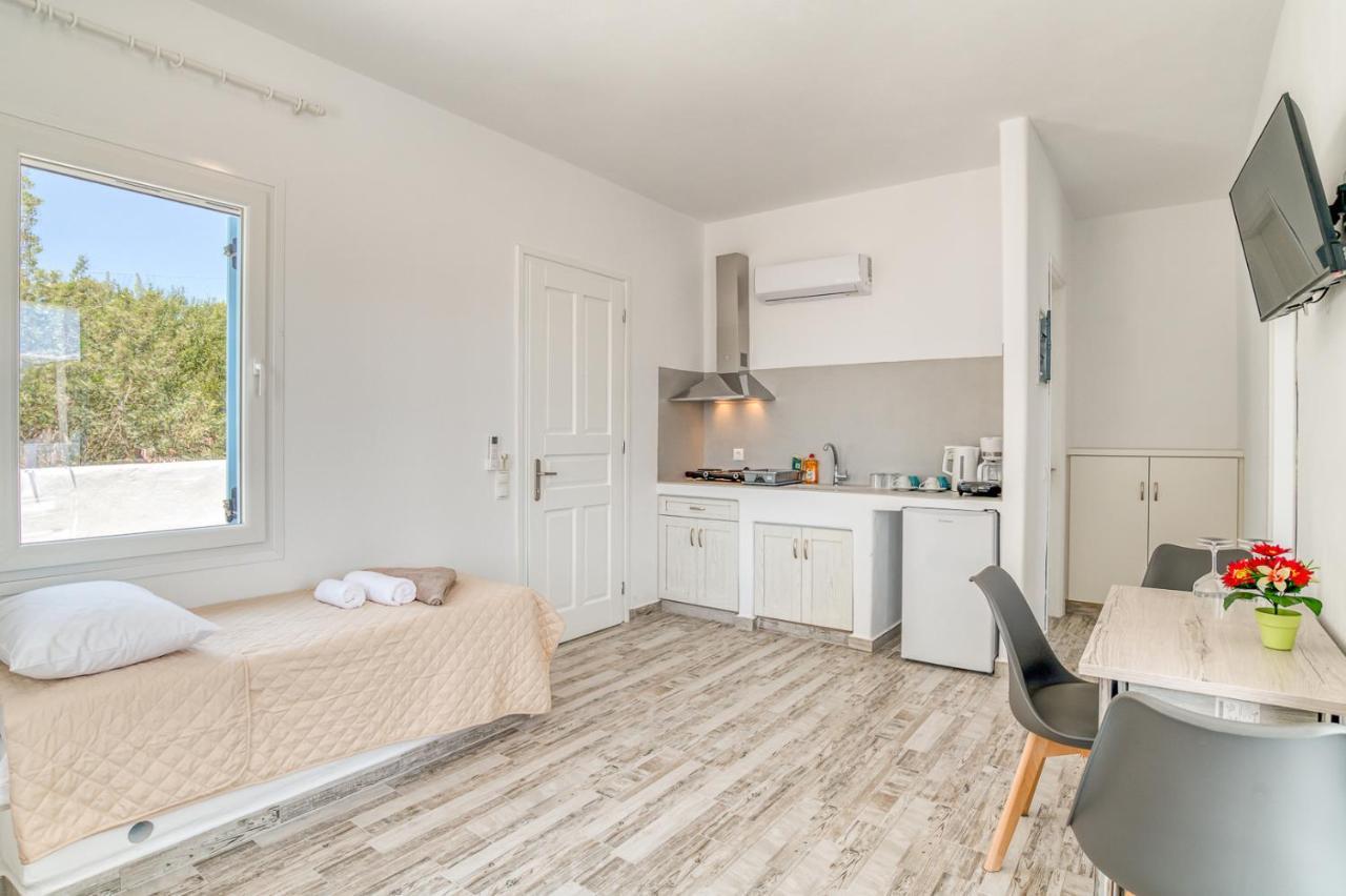 Apartment Ippocampos Seaside Serenity - Unwind At Paros Poolside Retreats *