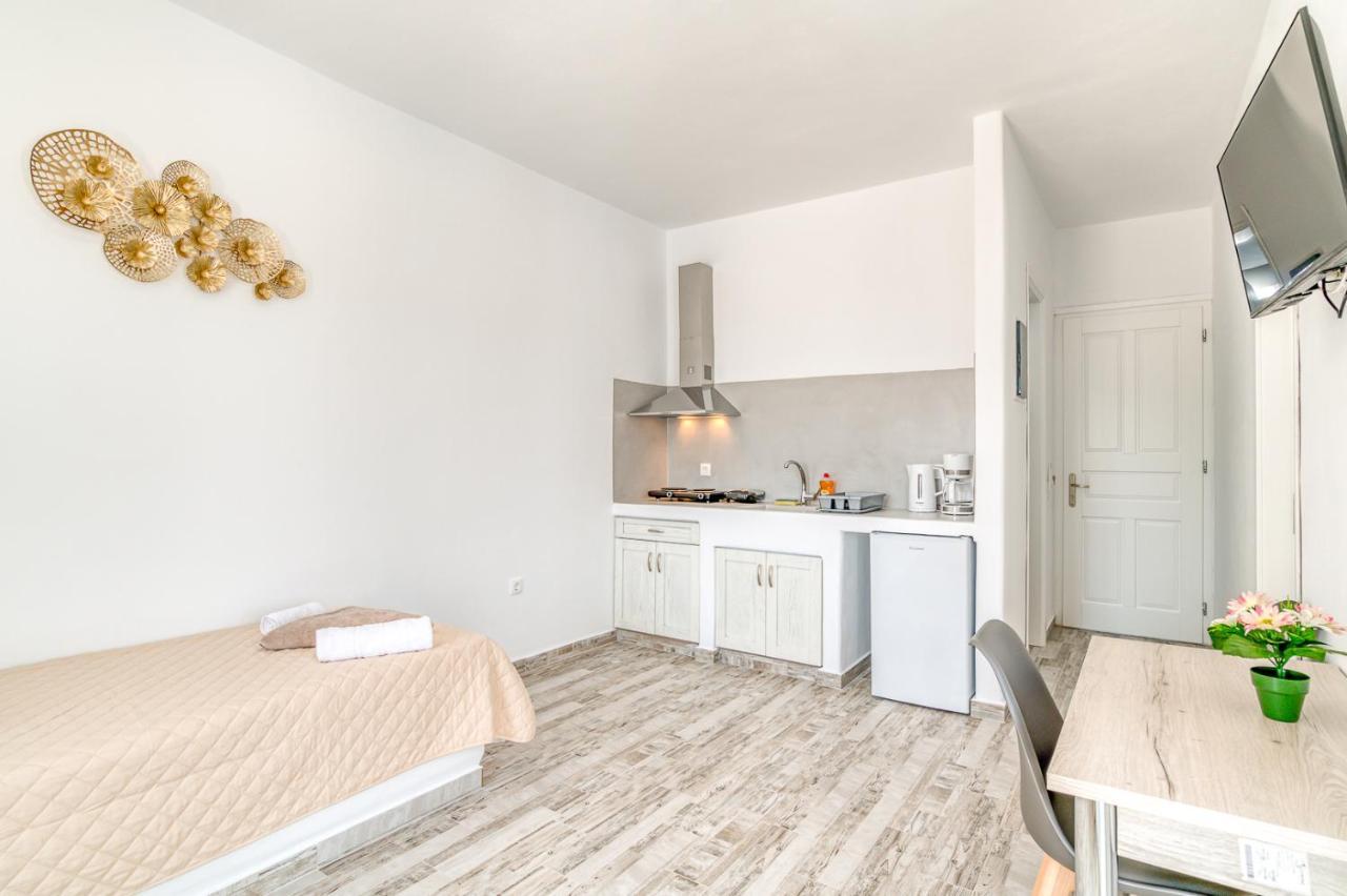 Ippocampos Seaside Serenity - Unwind At Paros Poolside Retreats Alikí